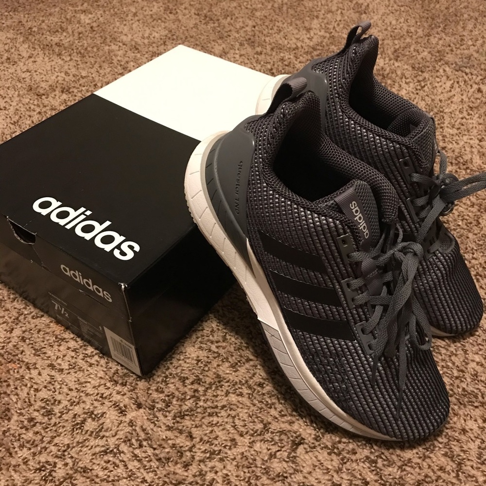 ADIDAS Questar TND